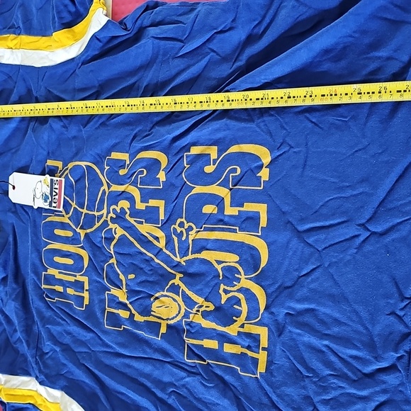 Levi's peanuts collaboration "Snoopy Hoops" t-shirt - Picture 7 of 9